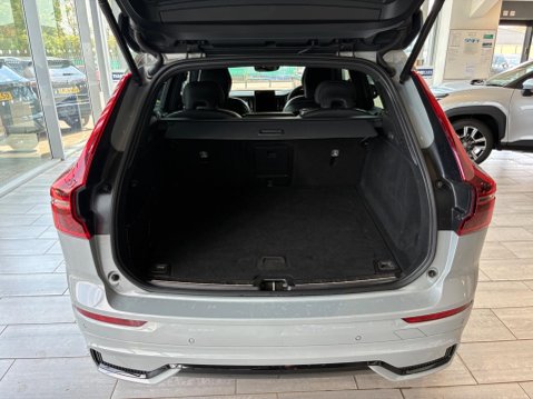 Volvo XC60 2.0 B5 MHEV Plus Black Edition Auto AWD Euro 6 (s/s) 5dr 30