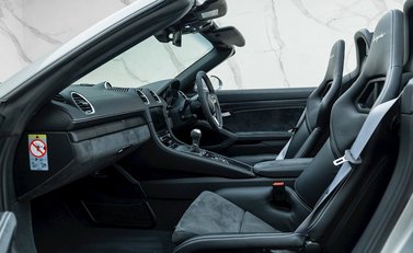 Porsche 718 Boxster Spyder 16