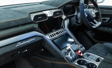 Lamborghini Urus Performante 18