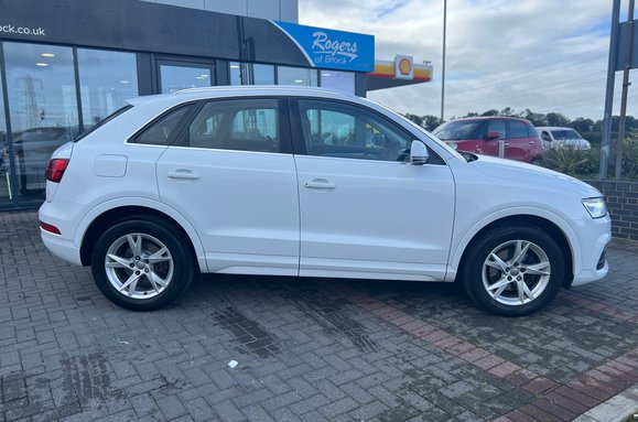 Audi Q3 2.0 TDI SE 10