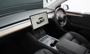 Tesla Model Y RWD Comfort Suspension One Owner Low Mileage Heated Seats & Steering Wheel  17