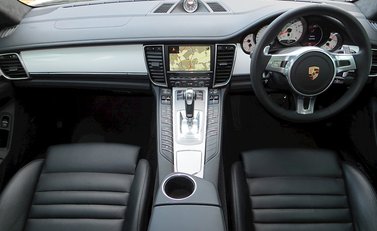 Porsche Panamera Turbo 15