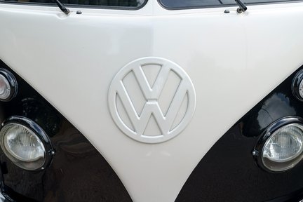 Volkswagen Restomod Porsche 3.2 Ltr 21 Window Samba 7