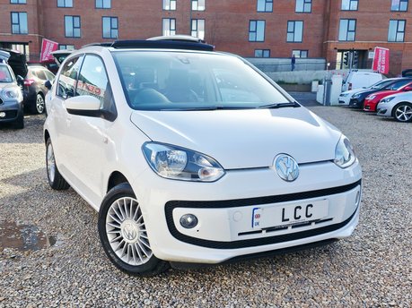 Volkswagen Up HIGH UP.. AUTOMATIC.. GLASS E/SUNROOF.10 MAIN DEALER SERVICES..ONE OWNER.. 