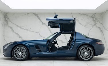 Mercedes-Benz SLS AMG 9