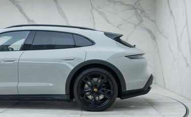 Porsche Taycan 4S CROSS TURISMO 41