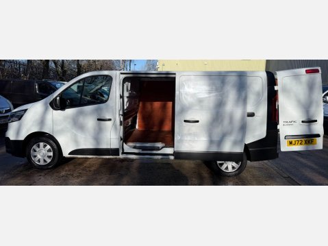 Renault Trafic 2.0 dCi Blue LL30 Business Panel Van 5dr Diesel Manual L2 H1 Euro 6 (s/s) ( 20