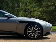 Aston Martin DB11 V12 13