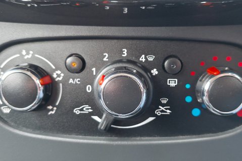 Dacia Sandero Stepway LAUREATE TCE.. 1 OWNER FROM NEW.. SERVICE HISTORY.. A/C.. STUNNING EXAMPLE 25
