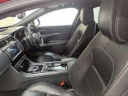 Jaguar XE 2.0 XE R-Sport i Auto 4dr 33