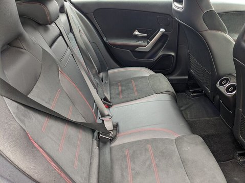 Mercedes-Benz A Class A 250 AMG LINE PREMIUM 17