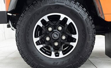 Land Rover Defender 110 Adventure Edition 17