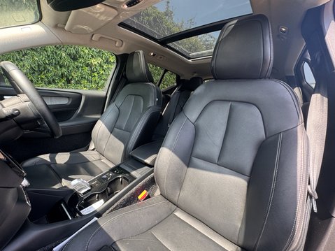 Volvo XC40 (Sold) B5 MHEV Inscription Pro SUV 5dr Petrol Hybrid Auto AWD Euro 6 (s/s) 8