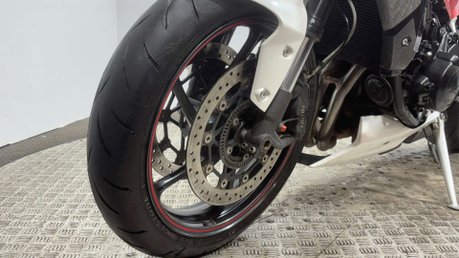 Triumph Street Triple R 2015 15K QUICK SHIFTER ARROW EXHAUST NEW MOT NAKED BIKE 40