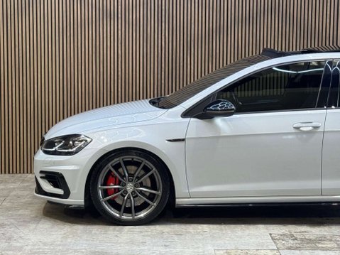 Volkswagen Golf 2.0 Golf R TSi Semi-Auto 4WD 5dr 34