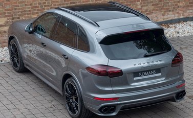 Porsche Cayenne GTS 9