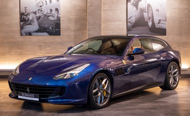 Ferrari GTC4 Lusso T 4