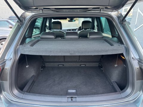 Volkswagen Tiguan 2.0 TDI R-Line SUV 5dr Diesel DSG 4Motion Euro 6 (s/s) (190 ps) 48