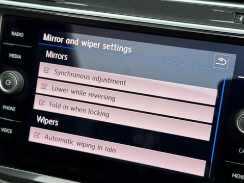 Volkswagen Tiguan 2.0 TDI R-Line Euro 6 (s/s) 5dr 33