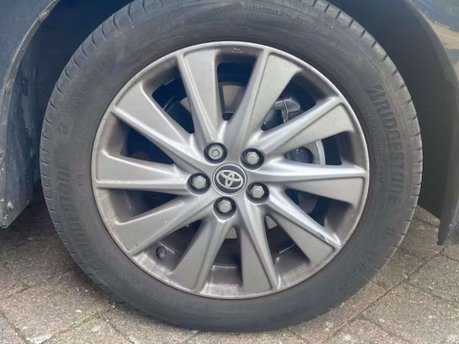 Toyota Yaris 1.5 VVT-h Icon Hatchback 5dr Petrol Hybrid E-CVT Euro 6 (s/s) (116 ps) 28