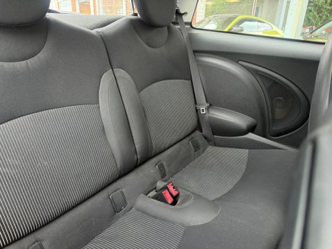 Mini Hatch 1.6 Cooper Steptronic Euro 4 3dr 15