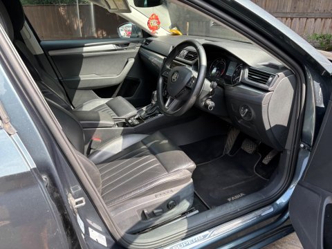 Skoda Superb SE L EXECUTIVE TDI DSG 14