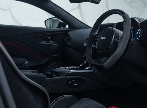 Aston Martin Vantage F1 EDITION 11