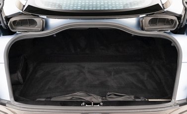 Aston Martin DBS Superleggera 29