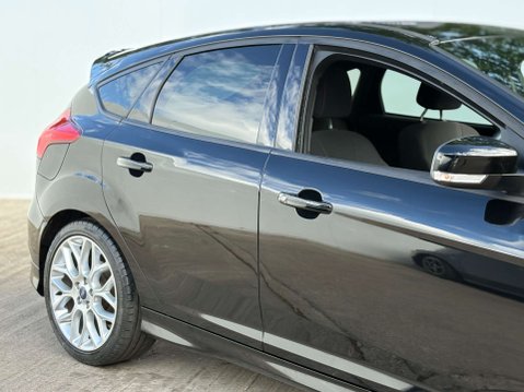 Ford Focus 1.0 Focus ST-Line 5dr 4