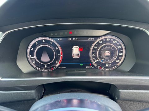Volkswagen Tiguan R LINE TSI BMT 4MOTION DSG 23