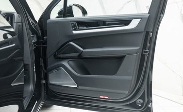 Porsche Cayenne TURBO E-HYBRID 31