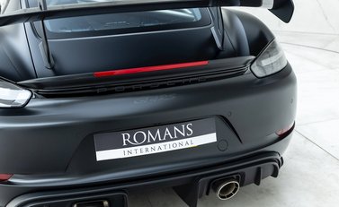 Porsche Cayman GT4 RS (718) 26