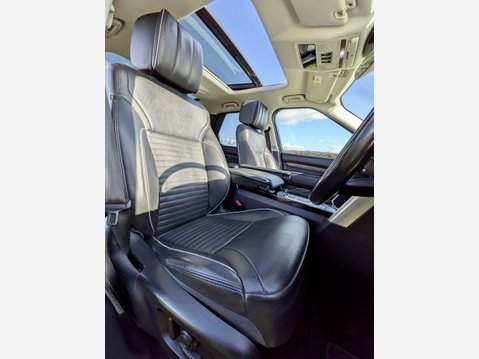 Land Rover Discovery SDV6 HSE LUXURY 26