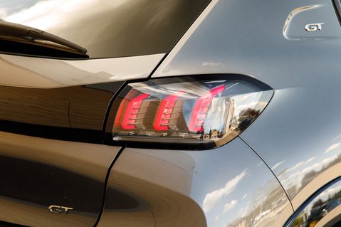 Peugeot 208 PURETECH GT S/S 9