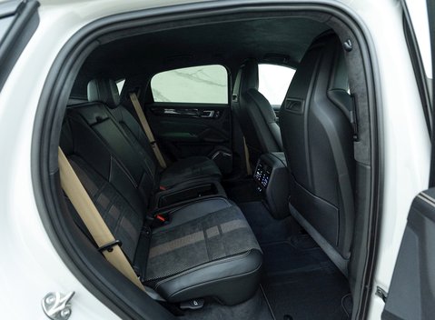 Porsche Cayenne Turbo GT 13