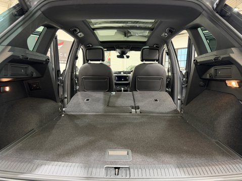 Volkswagen Tiguan 2.0 TSI R-Line Tech SUV 5dr Petrol DSG 4Motion Euro 6 (s/s) (230 ps) 23