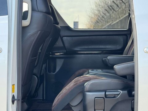 Toyota Alphard V6 4WD TOWBAR 71