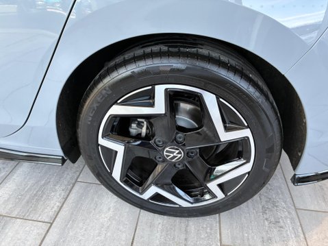 Volkswagen Golf 1.5 eTSI MHEV R-Line DSG Euro 6 (s/s) 5dr 7