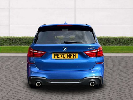 BMW 2 Series 2.0 220i M Sport Auto 5dr 4