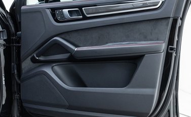 Porsche Cayenne GTS 22