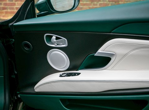 Aston Martin DBS Superleggera 18