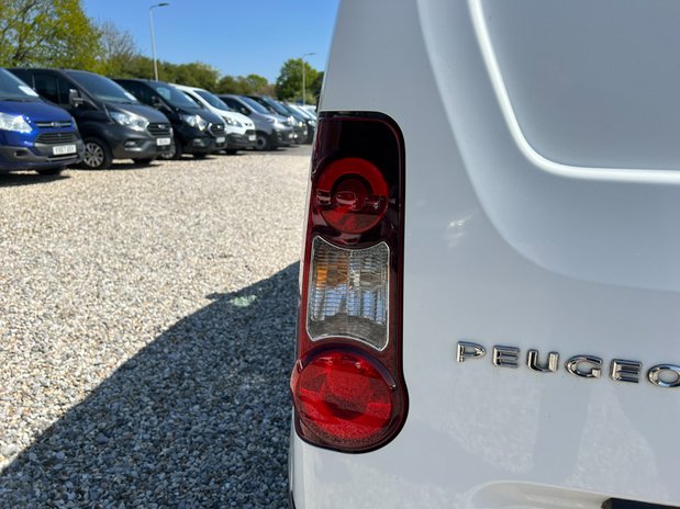Peugeot Partner SWB L1H1 (SOLD) Low Roof Professional Air Con Sensors EURO 6 NO VAT 24