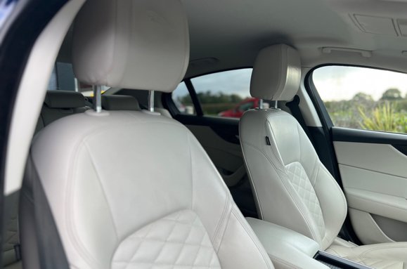 Jaguar XE 2.0 P250i HSE AUTO PETROL 8