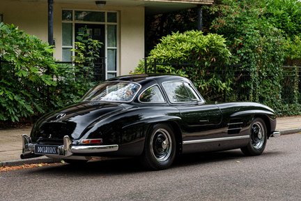 Mercedes-Benz SL Class 300SL Gullwing 4