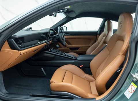 Porsche 911 (992) GT3 Touring 8