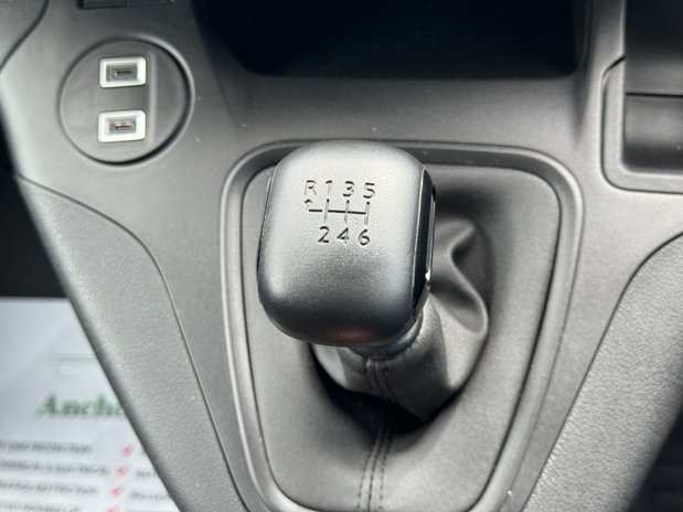 Peugeot Partner LWB L2H1 [SOLD SM] Low Roof Professional Air Con Sensors Tow Bar EURO 6 NO 28