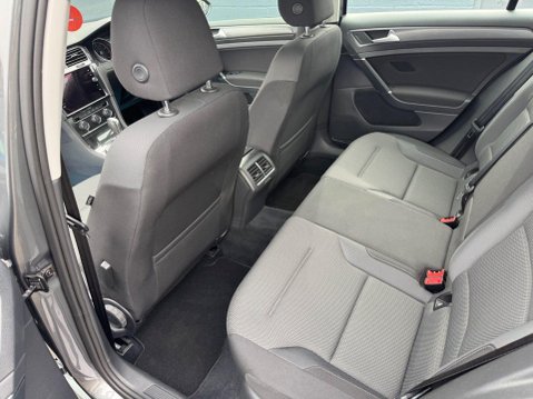 Volkswagen Golf SE NAVIGATION TSI BLUEMOTION TECHNOLOGY DSG 28