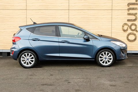 Ford Fiesta TITANIUM 12