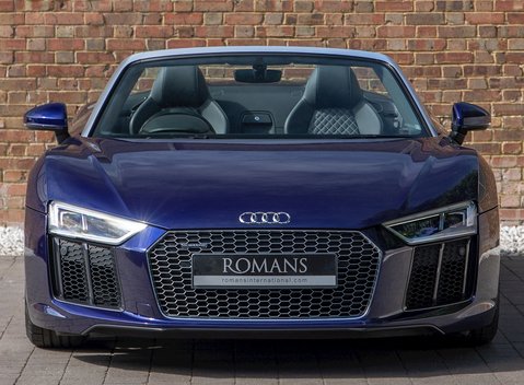 Audi R8 V10 Spyder 4