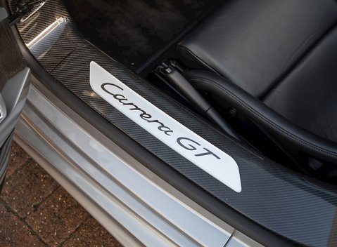 Porsche Carrera GT 21